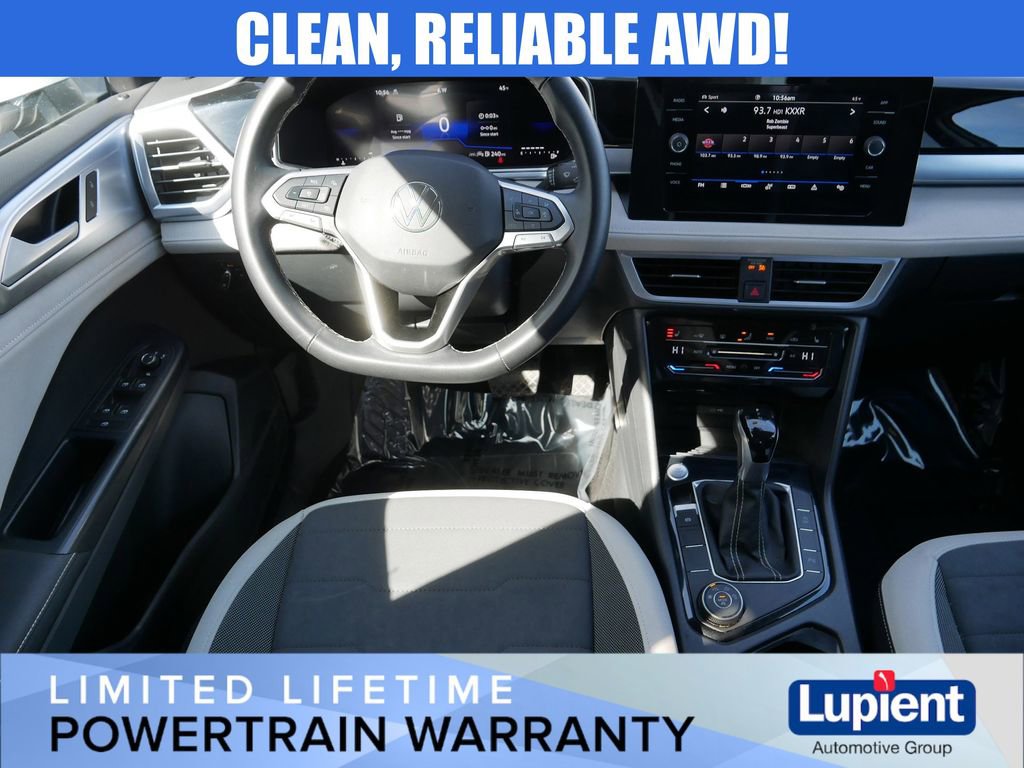 Used 2025 Volkswagen Taos SE image 16