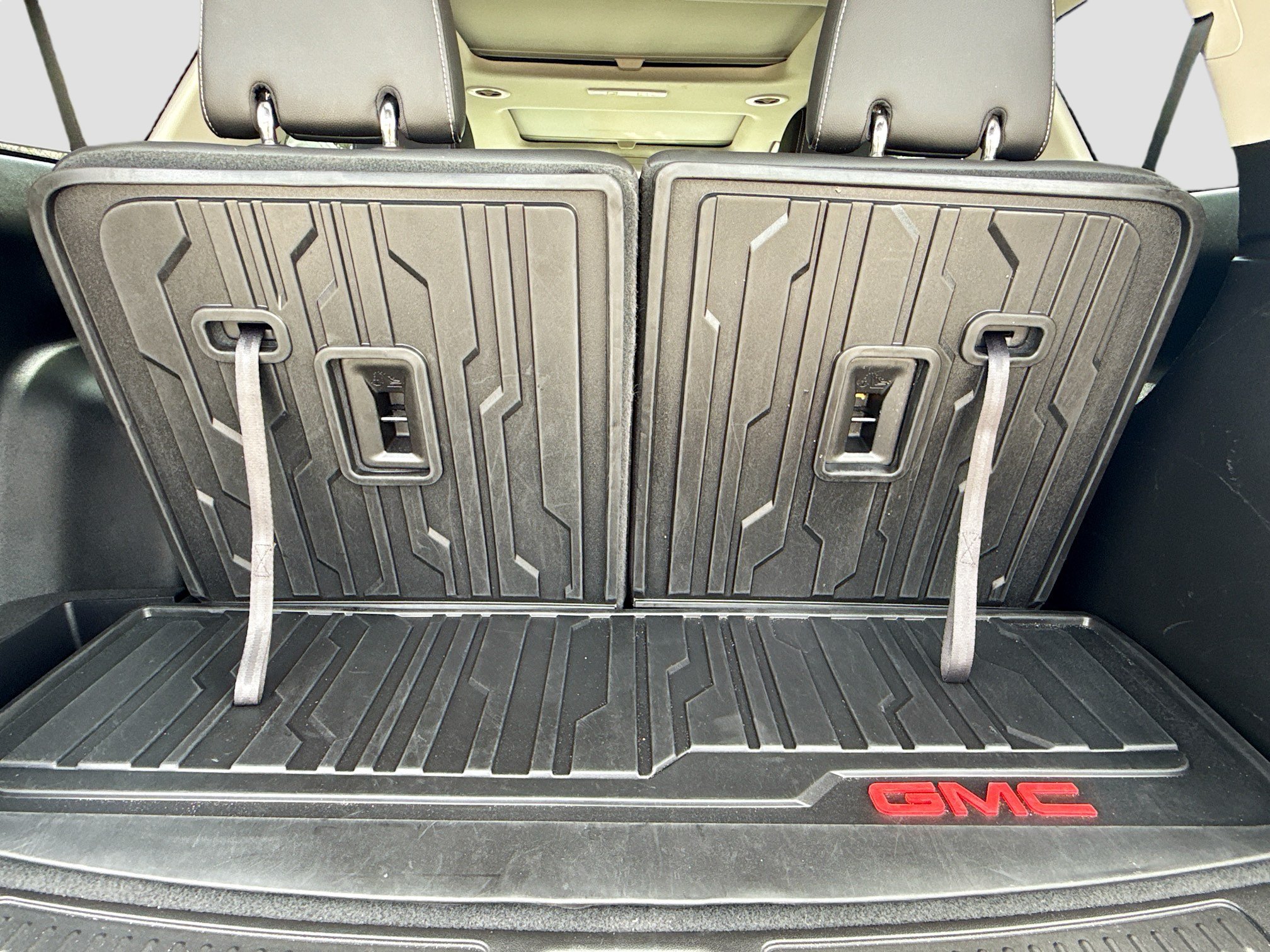 Used 2023 GMC Acadia Denali w/ Black Diamond Edition FWD image 12