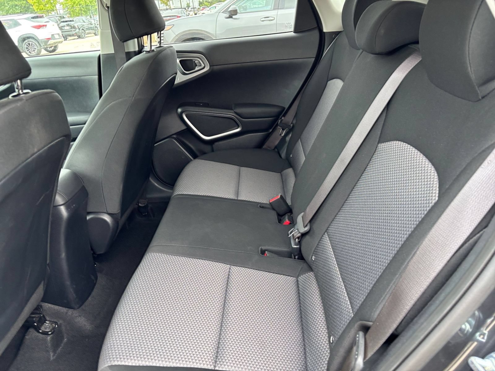 Used 2025 Kia Soul LX w/ LX Technology Package FWD image 22