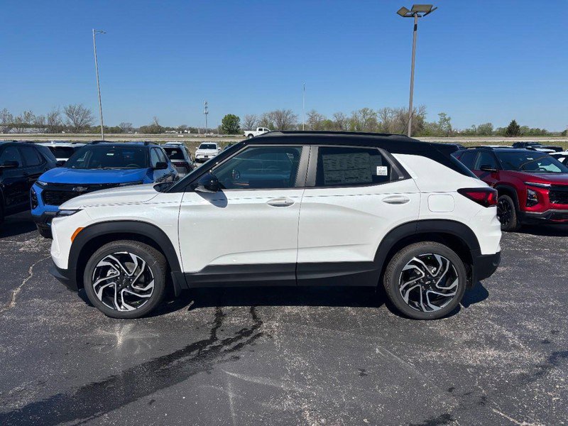 New 2026 Chevrolet TrailBlazer RS w/ Convenience Package AWD/4WD image 2