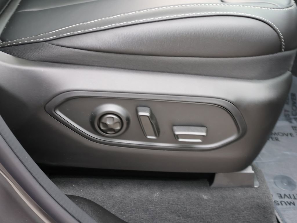 New 2026 Jeep Grand Cherokee L Limited image 10