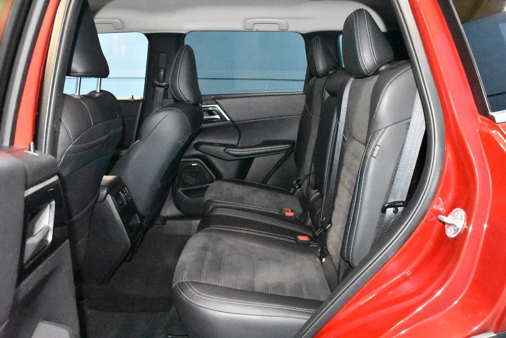Used 2025 Mitsubishi Outlander SE AWD/4WD image 21