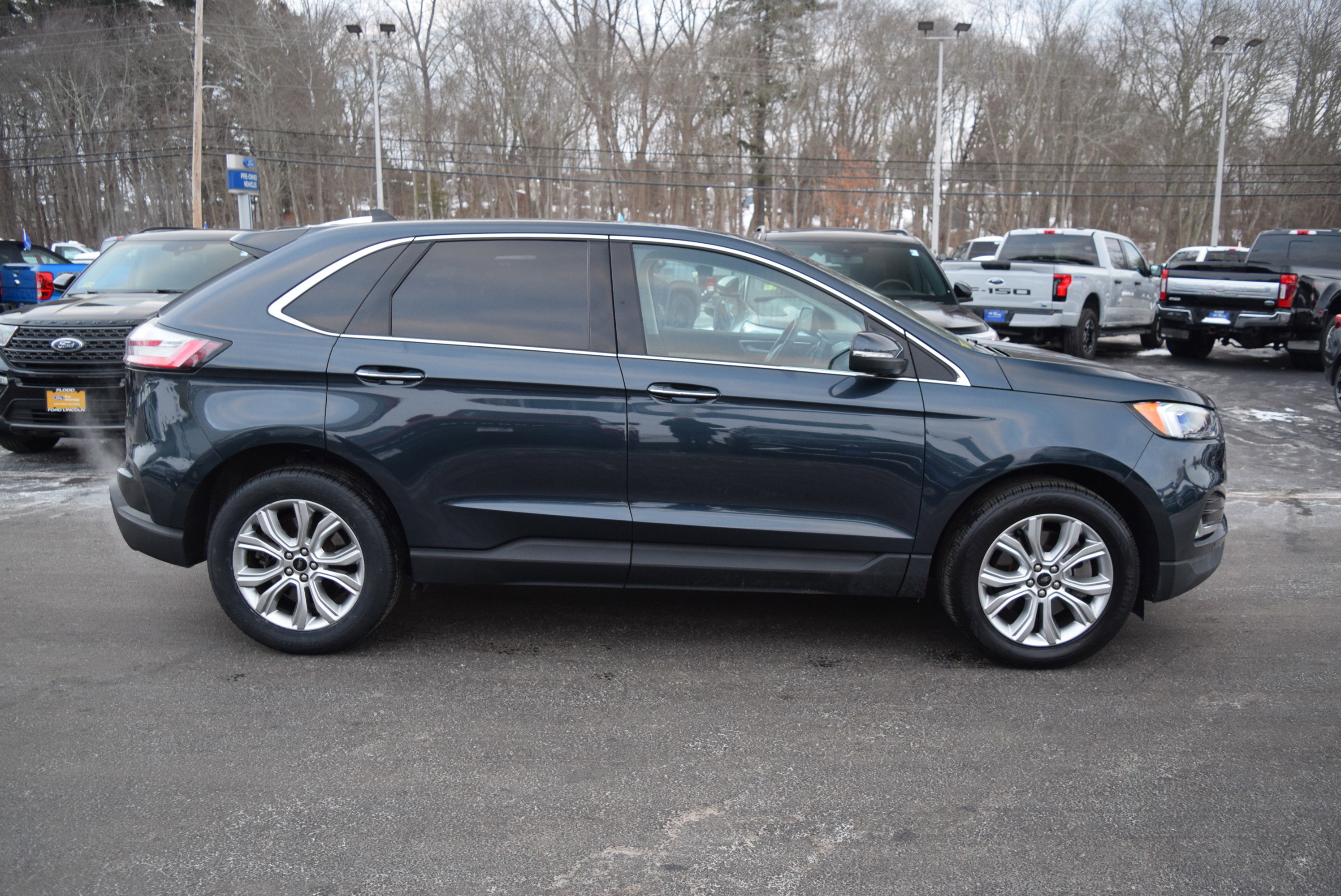 Certified 2024 Ford Edge Titanium w/ Equipment Group 301A image 3