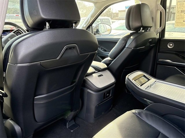 New 2025 Lincoln Navigator Reserve image 17