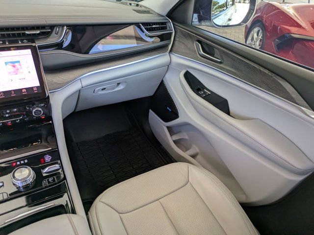 Used 2022 Jeep Grand Cherokee Overland image 20