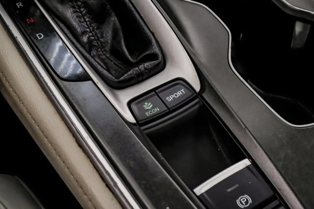 Used 2018 Honda Accord Touring image 32