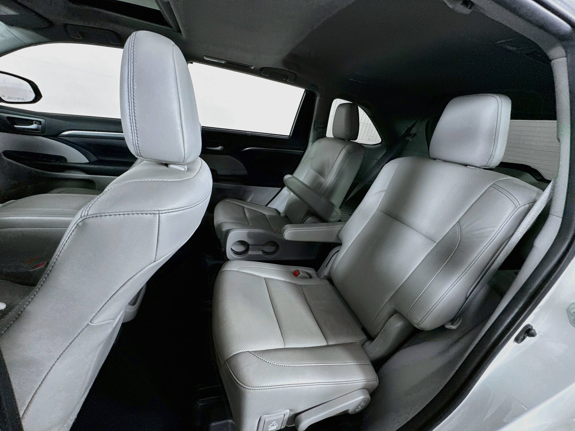 Used 2019 Toyota Highlander Limited AWD/4WD image 18
