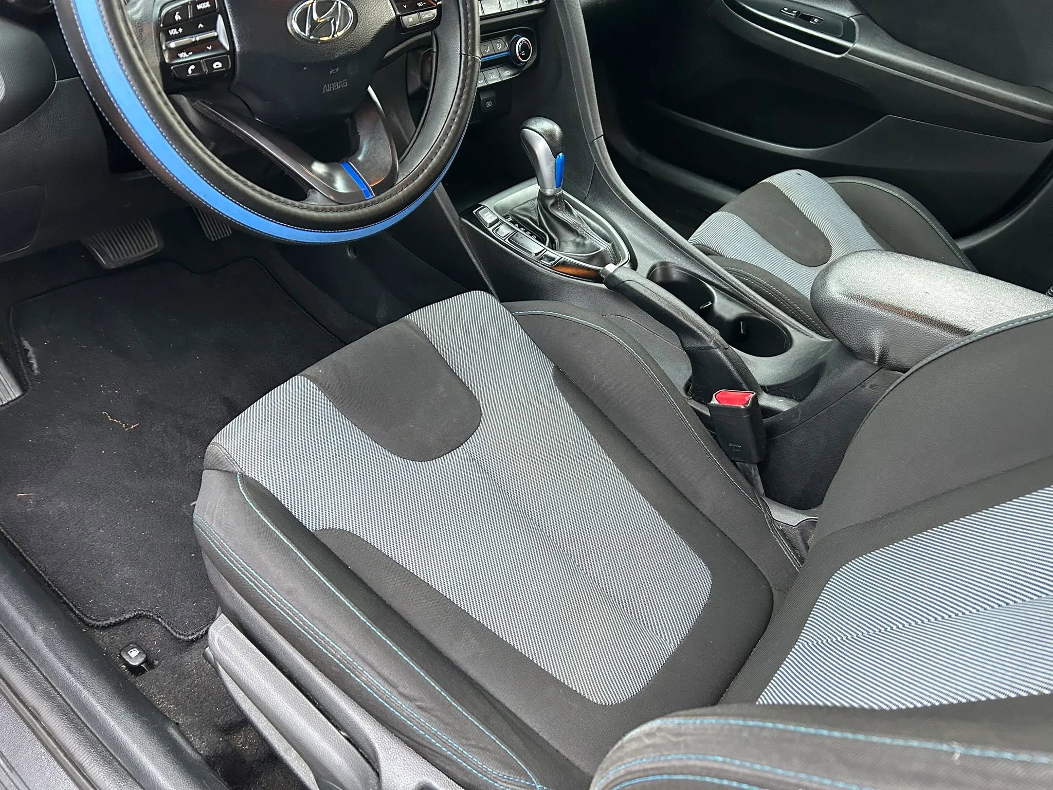 Used 2020 Hyundai Veloster 2.0 FWD image 10