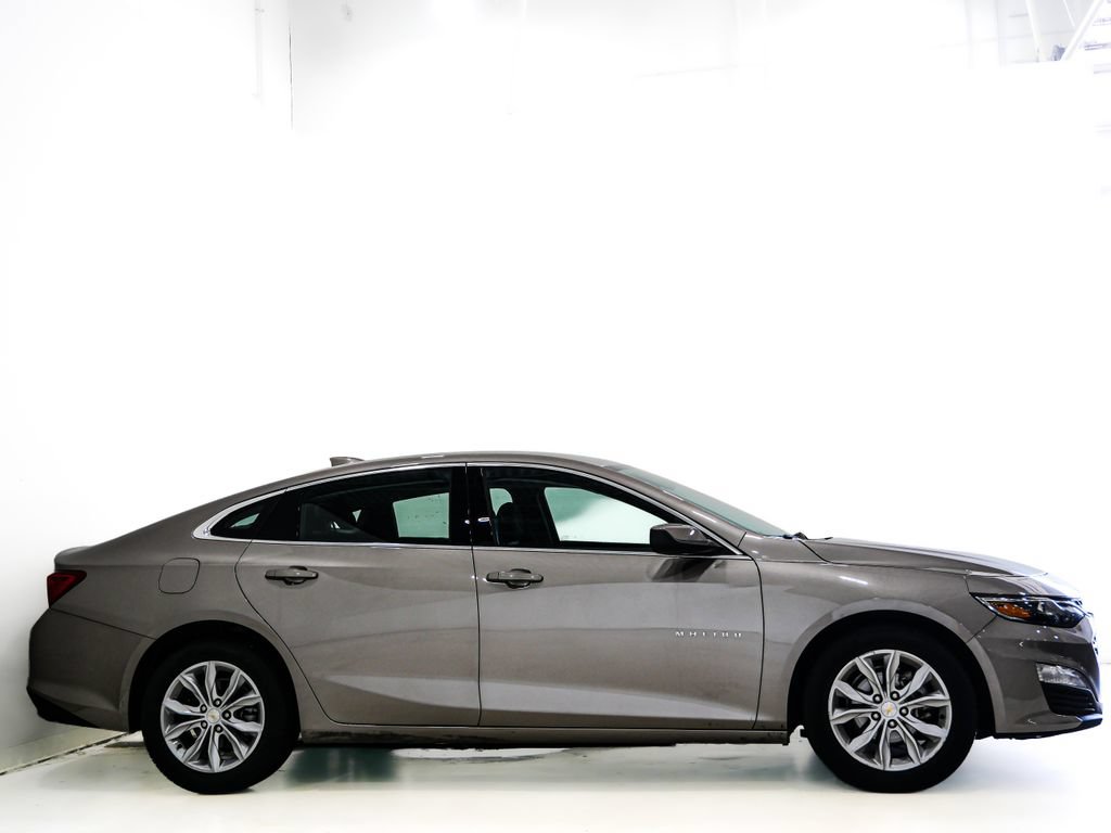 Used 2025 Chevrolet Malibu LT FWD image 4