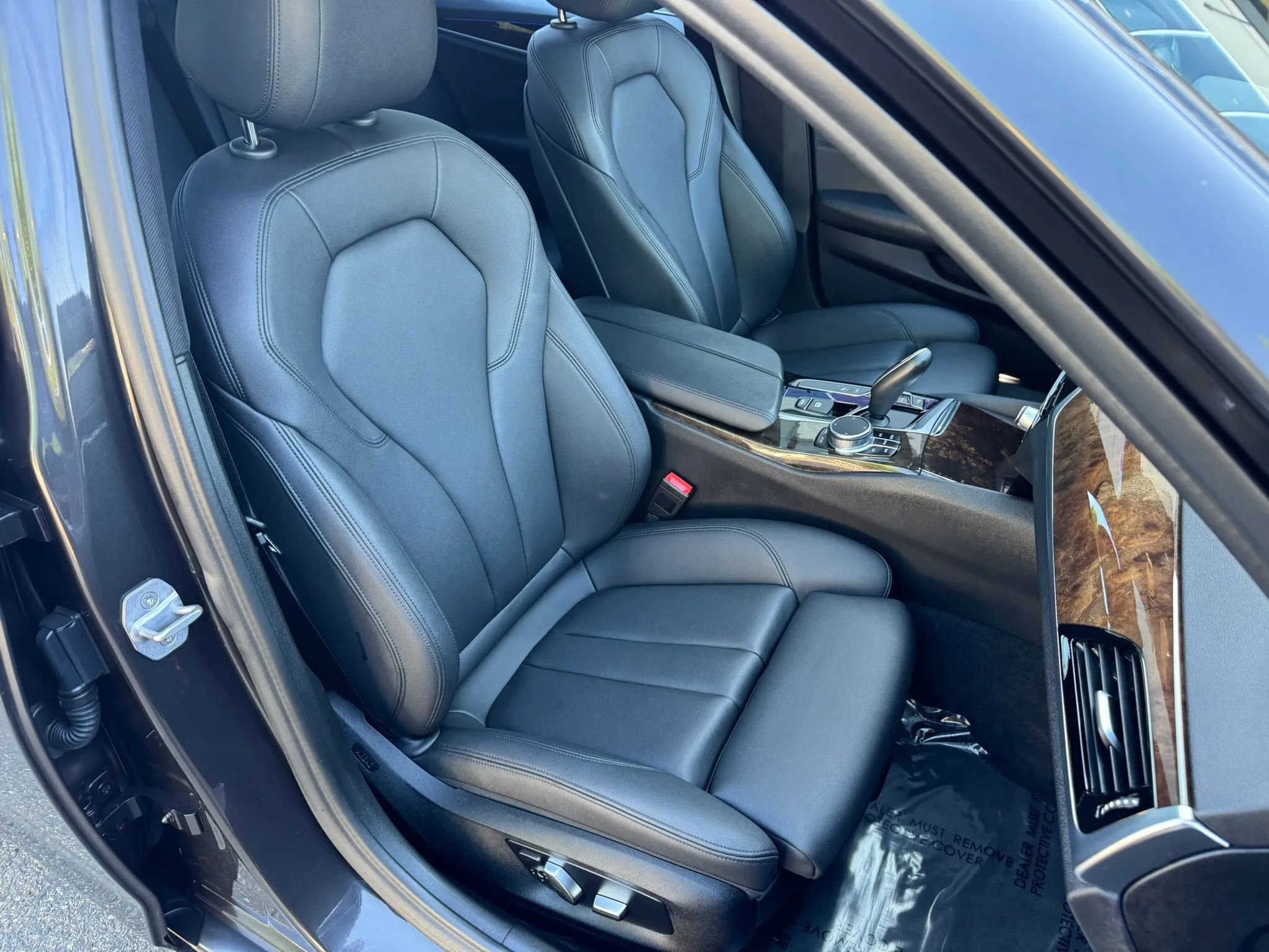 Used 2019 BMW 530e xDrive AWD/4WD image 23