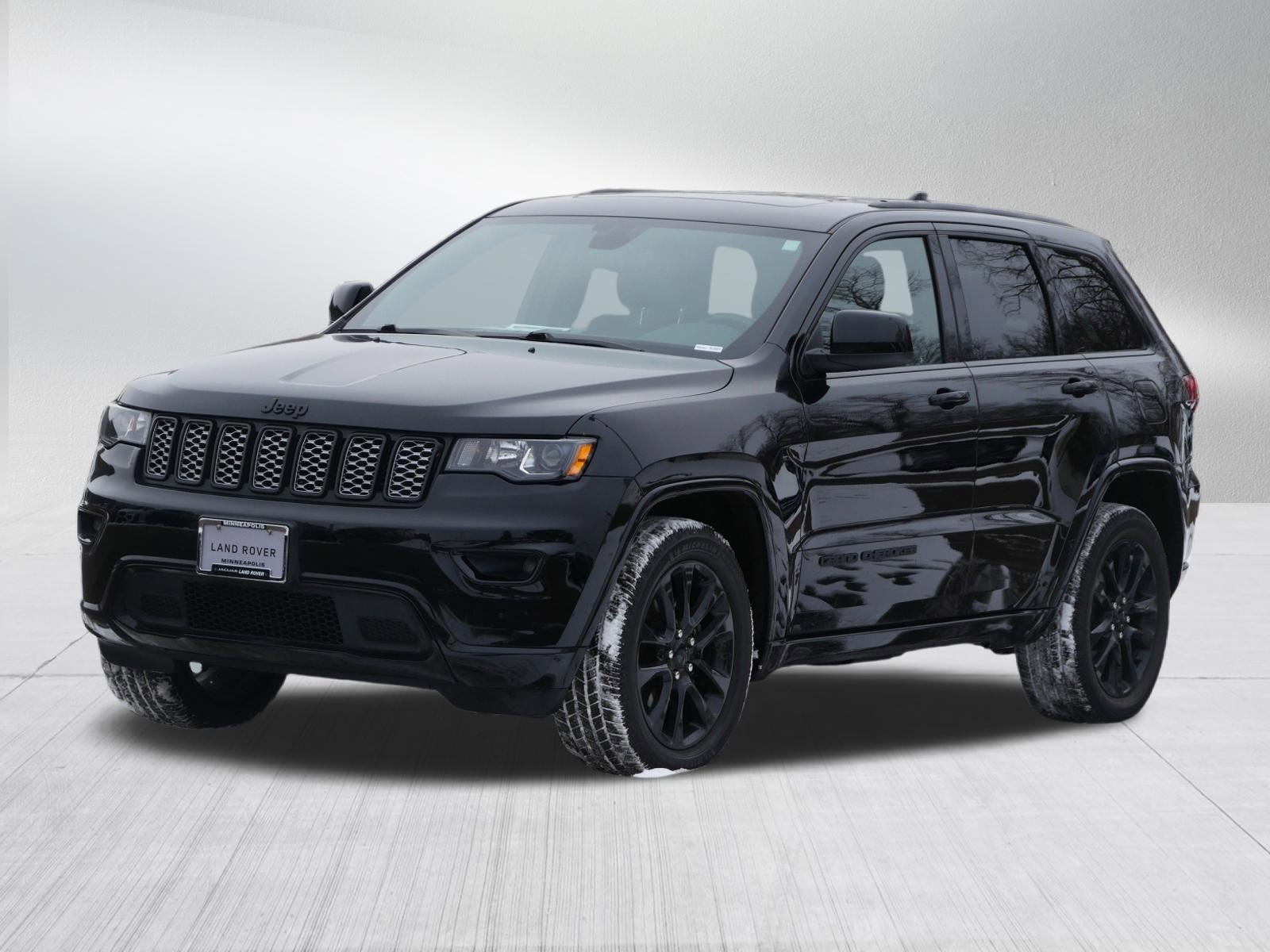 Used 2020 Jeep Grand Cherokee Altitude image 1