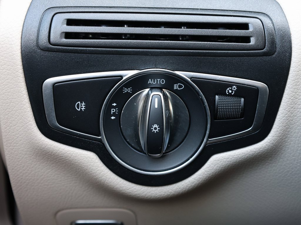 Used 2022 Mercedes-Benz C 300 Coupe image 33