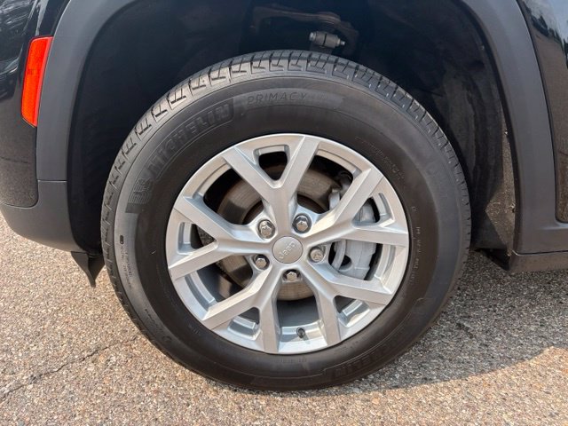 Used 2023 Jeep Grand Cherokee Limited AWD/4WD image 9