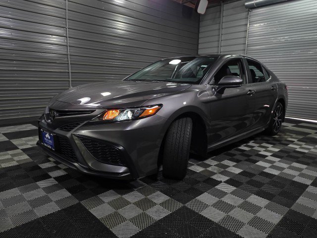 Used 2021 Toyota Camry SE w/ Carpet Mat Package (TMS) image 36