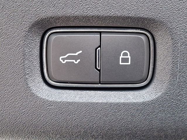 Used 2025 Ford Expedition Active image 31