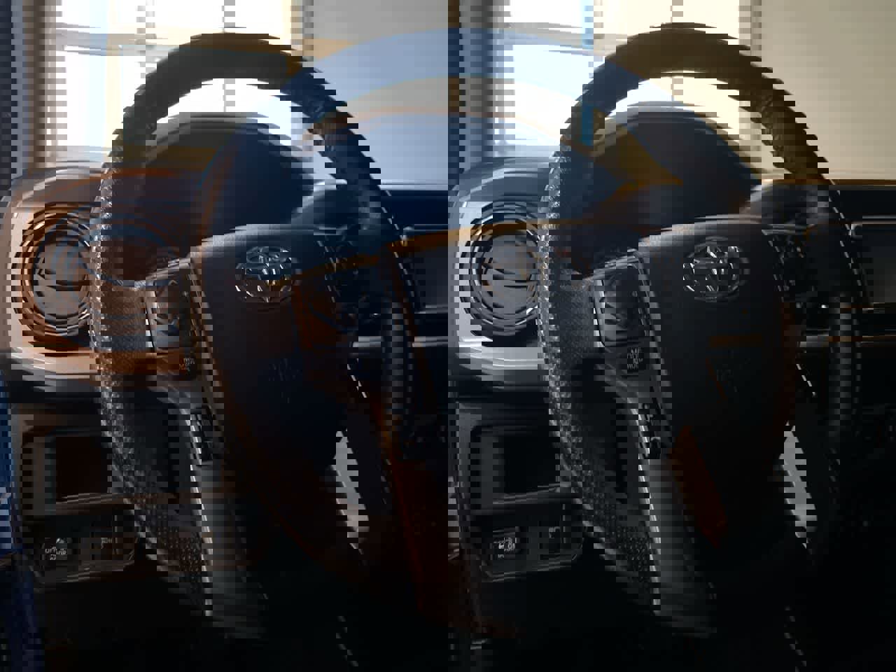 Used 2018 Toyota Tacoma SR5 image 14