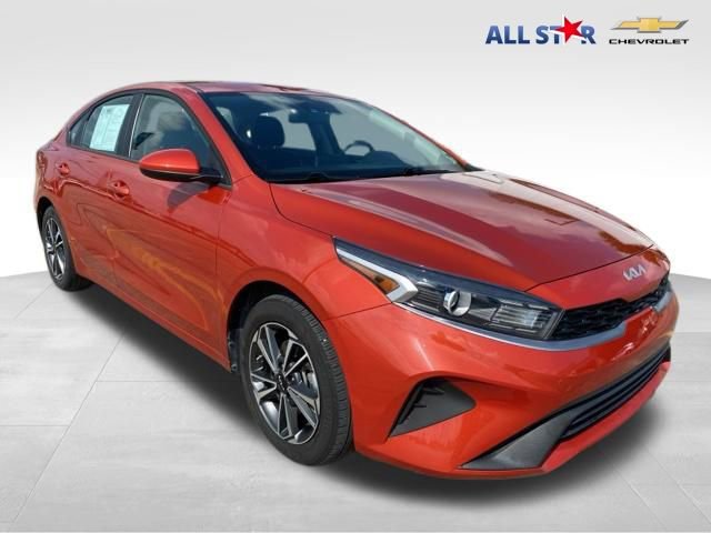 Used 2023 Kia Forte LXS image 1