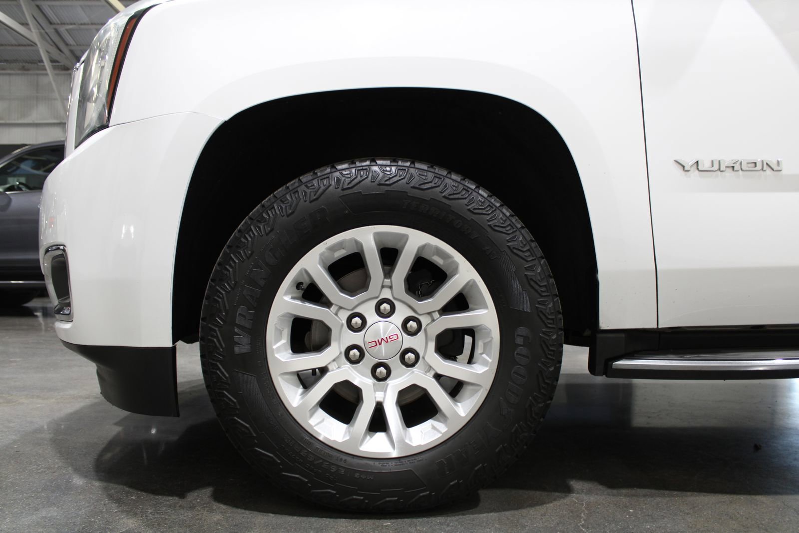 Used 2019 GMC Yukon SLT image 9