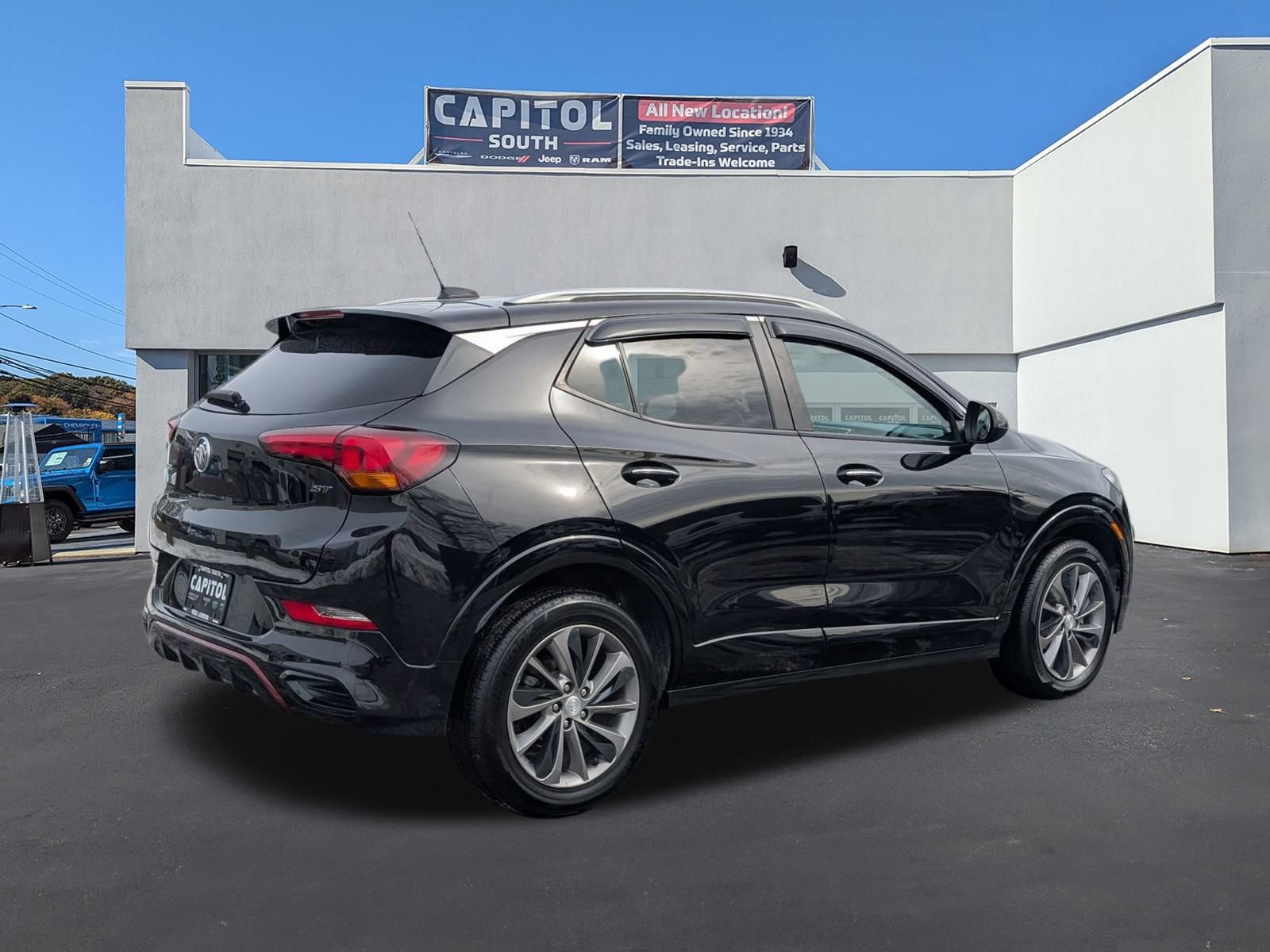 Used 2022 Buick Encore GX Select w/ Sport Touring Package image 3