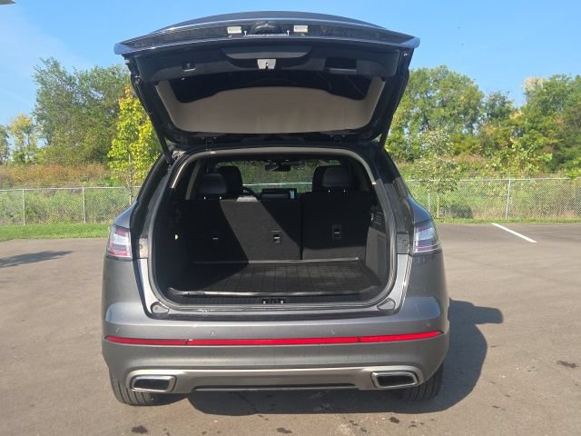 Used 2023 Lincoln Nautilus Reserve AWD/4WD image 9