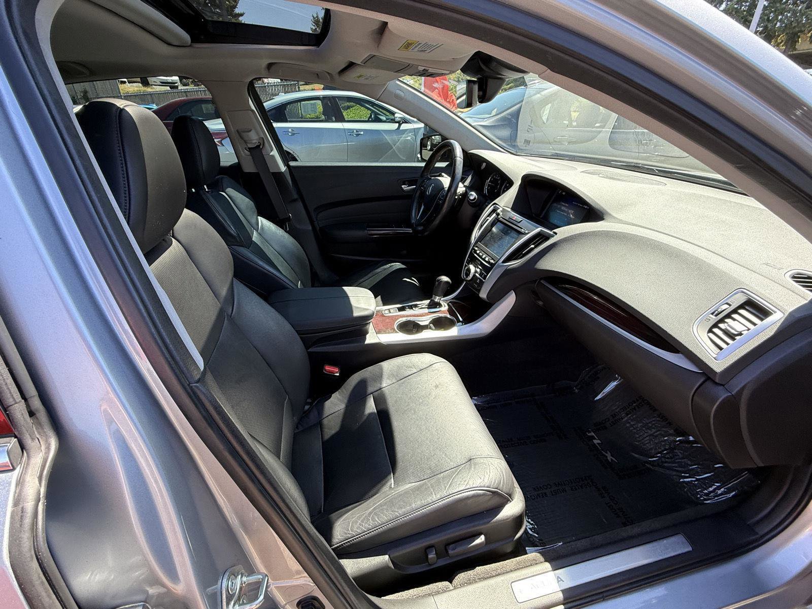 Used 2017 Acura TLX w/ Technology Package image 18