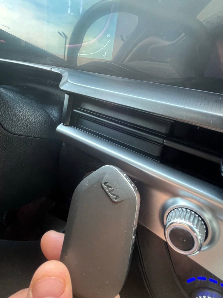 Used 2024 Kia Telluride LX image 39