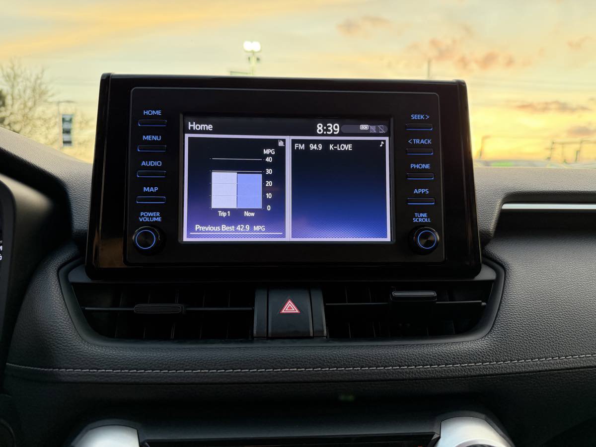 Used 2019 Toyota RAV4 XLE w/ All Weather Liner Package AWD/4WD image 28