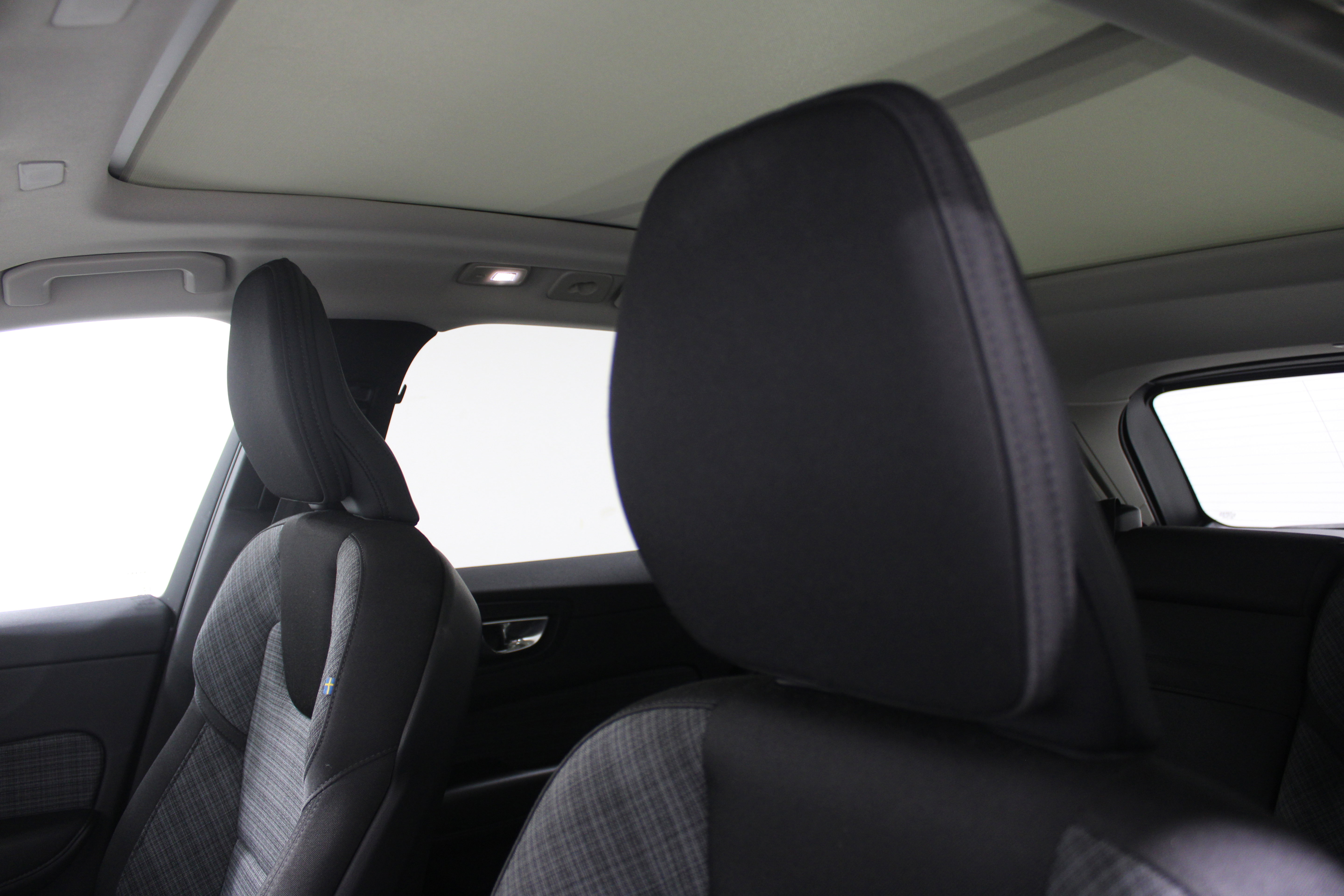 Used 2022 Volvo XC60 B5 Momentum AWD/4WD image 4