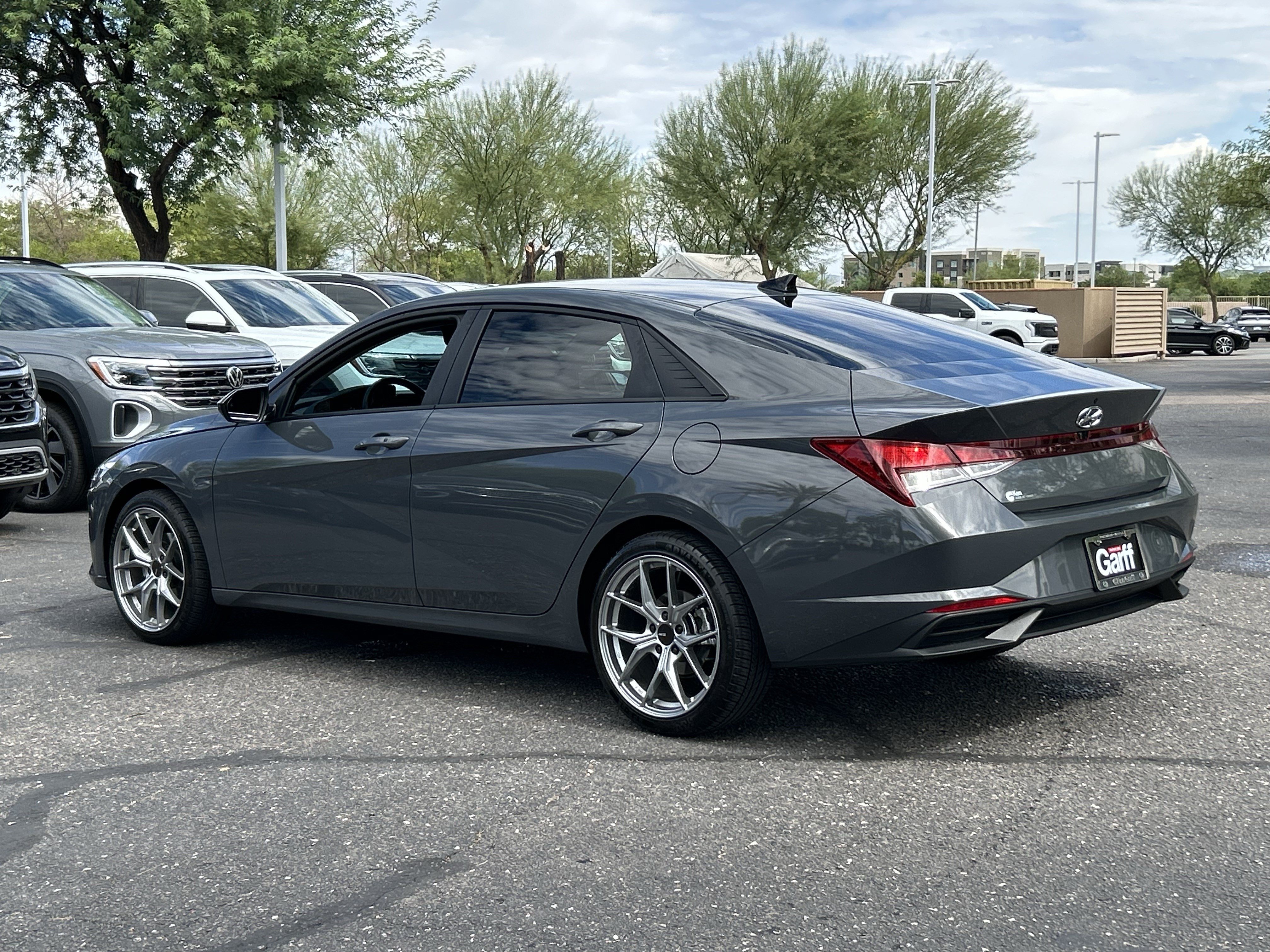 Used 2023 Hyundai Elantra SEL w/ Convenience Package FWD image 3