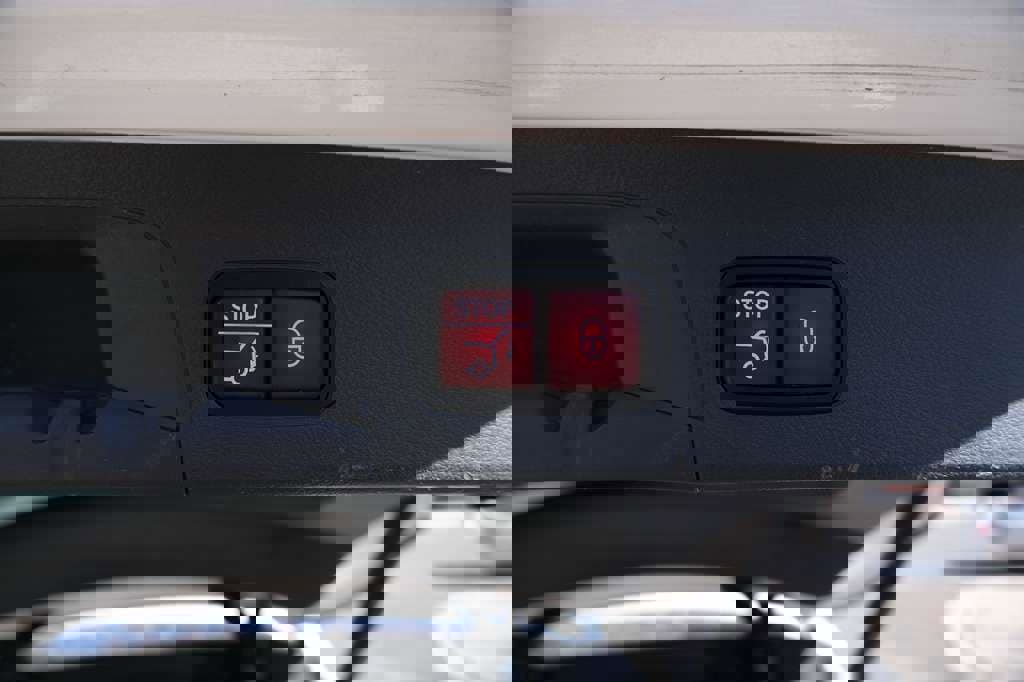 Used 2020 Mercedes-Benz GLS 450 4MATIC image 12