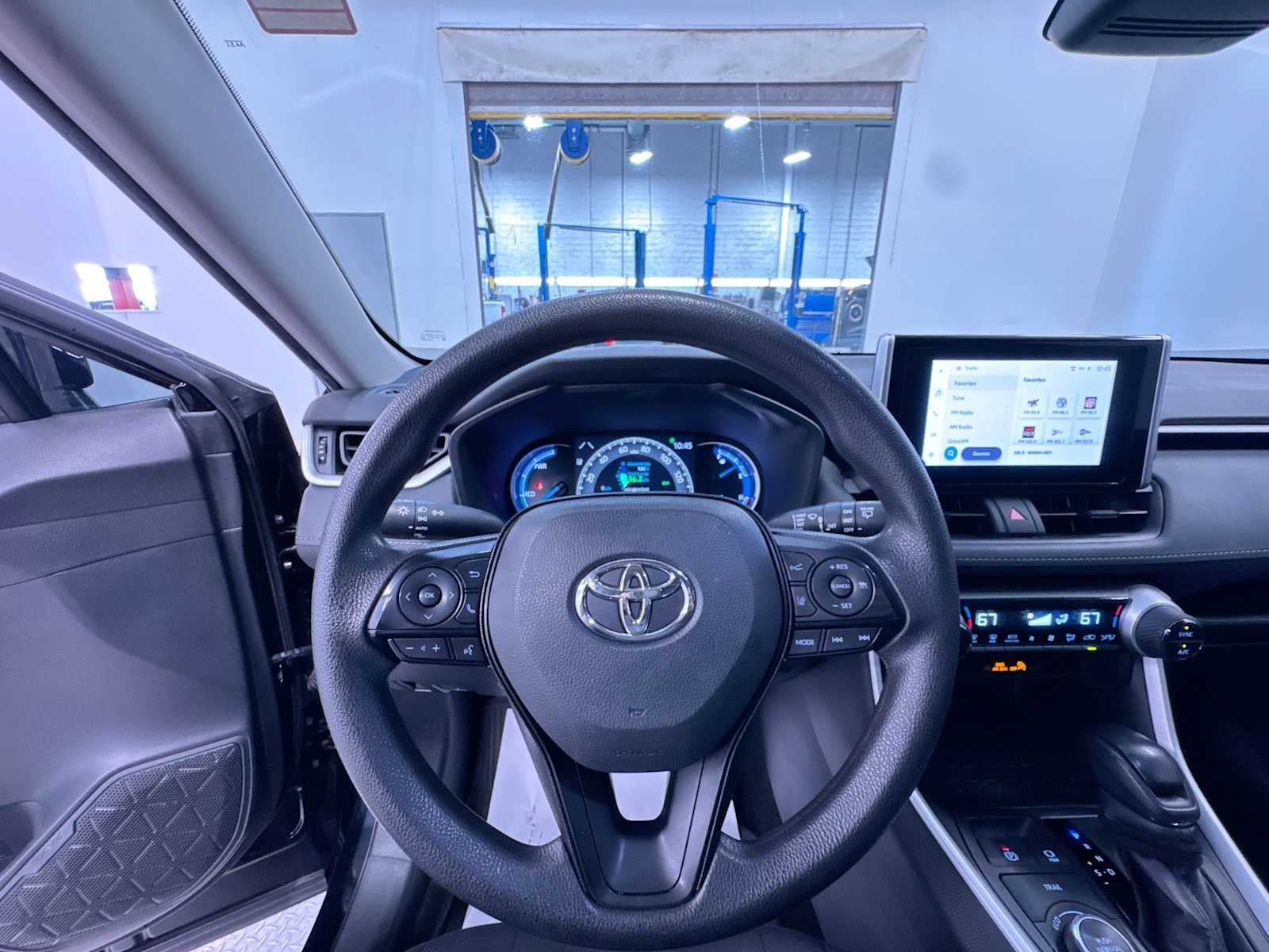 Used 2024 Toyota RAV4 XLE AWD/4WD image 15