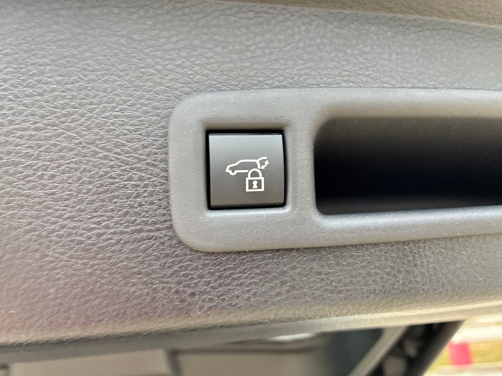 New 2026 Toyota Sienna XLE image 39