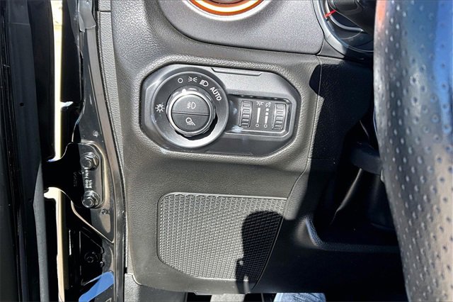 Used 2022 Jeep Gladiator Mojave w/ LED Lighting Group image 26