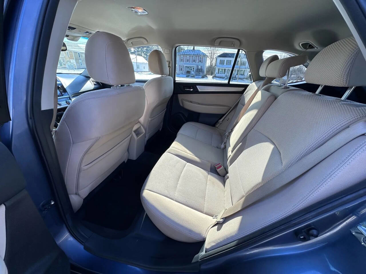 Used 2015 Subaru Outback 2.5i Premium image 11