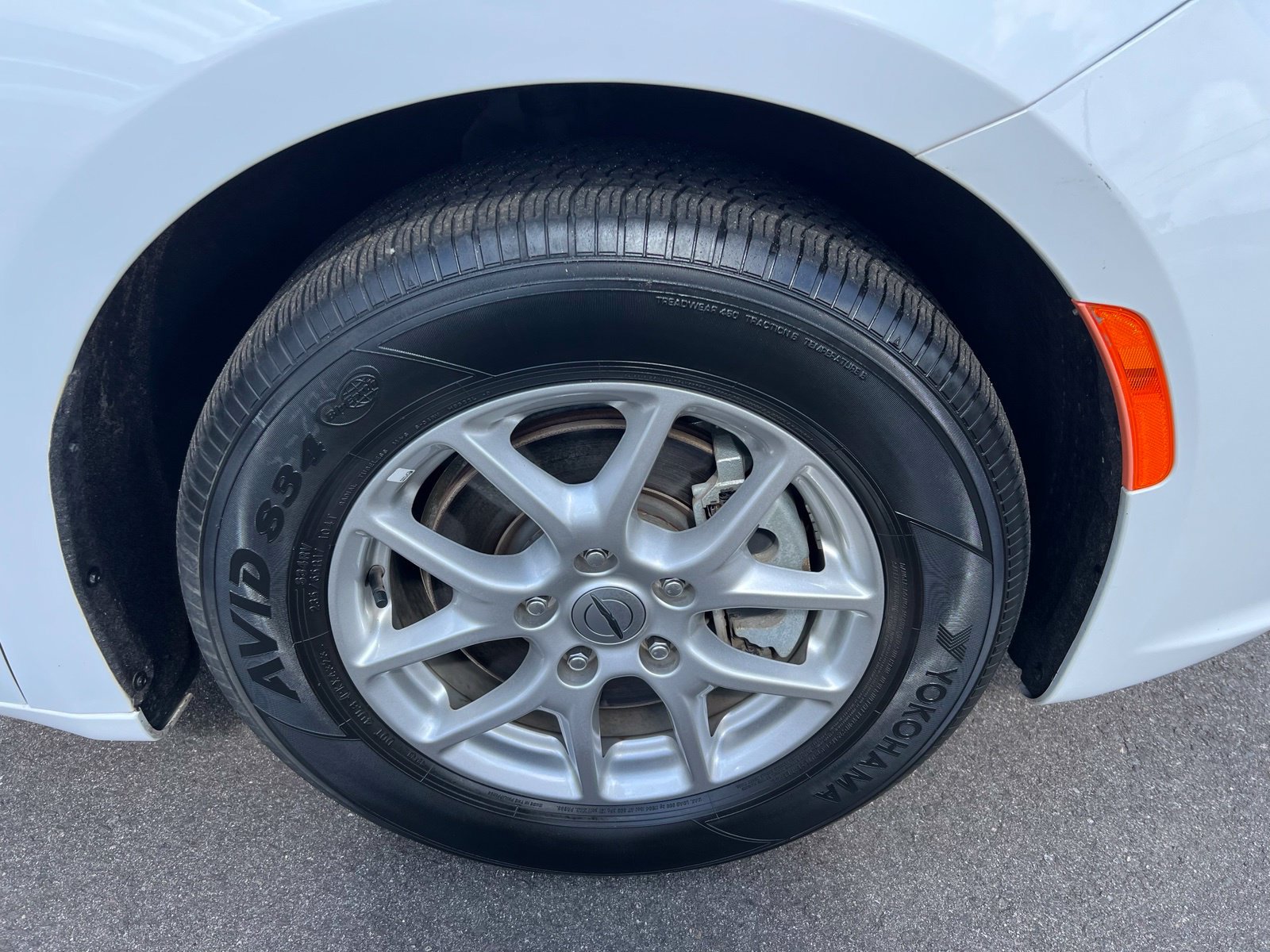 Used 2024 Chrysler Pacifica Touring-L FWD image 10
