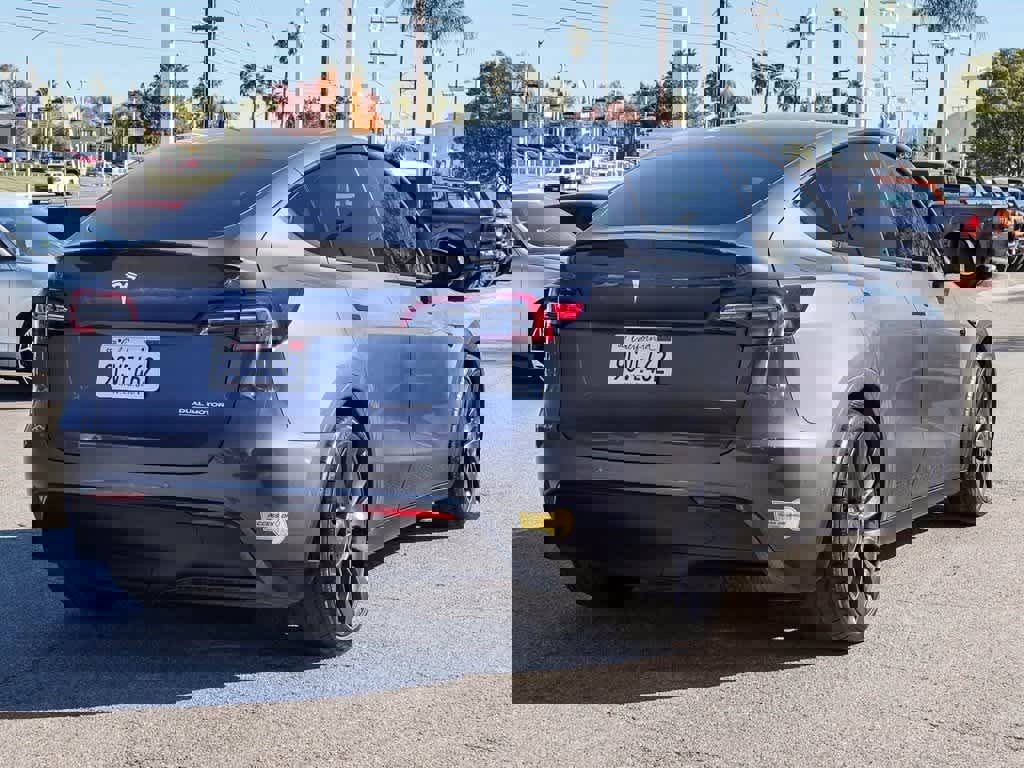 Used 2022 Tesla Model Y Performance image 4