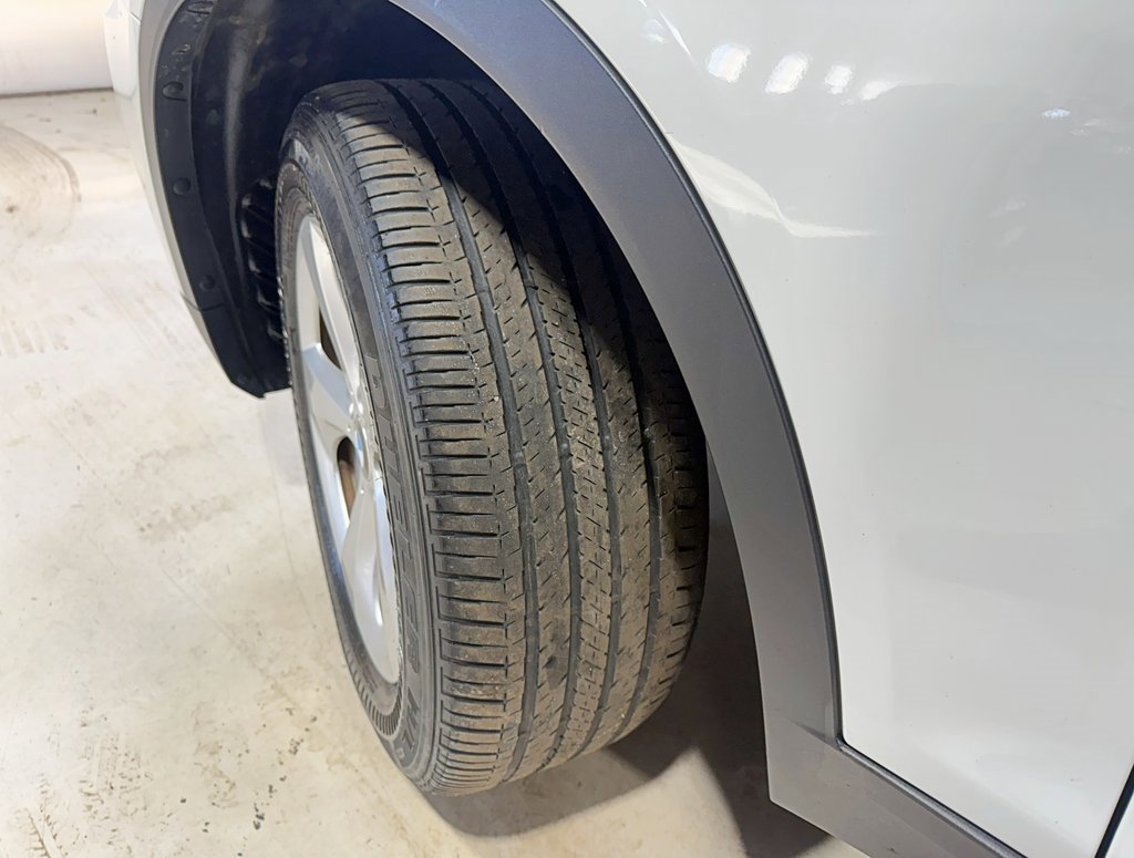 Used 2011 BMW X3 xDrive28i image 3