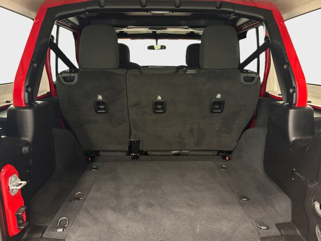 Used 2019 Jeep Wrangler Unlimited Sahara w/ Safety Group AWD/4WD image 13