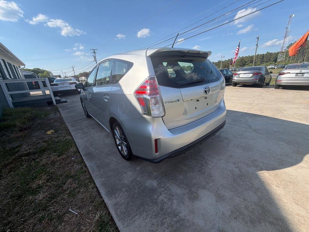 Used 2016 Toyota Prius V Five image 9