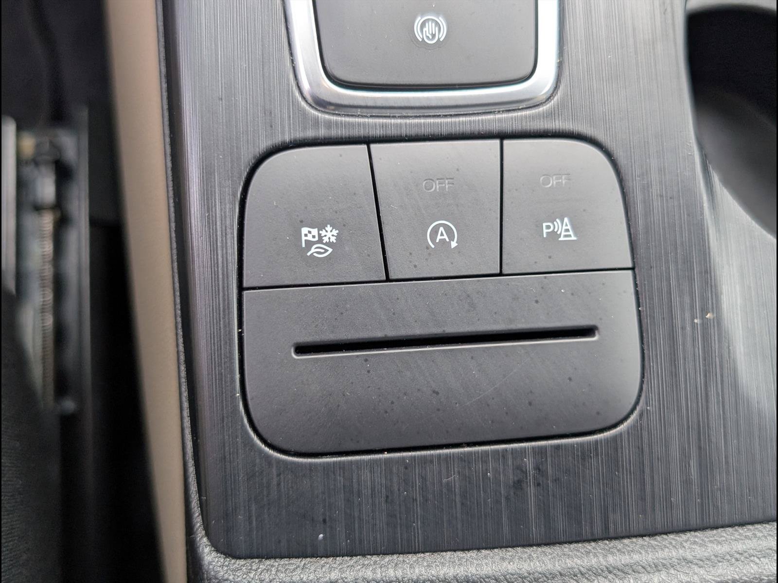 Used 2022 Ford Escape Titanium AWD/4WD image 17