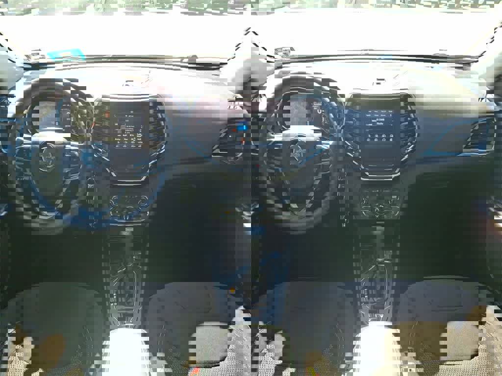 Used 2020 Jeep Cherokee Latitude image 10