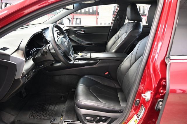 Used 2022 Toyota Avalon XLE image 10