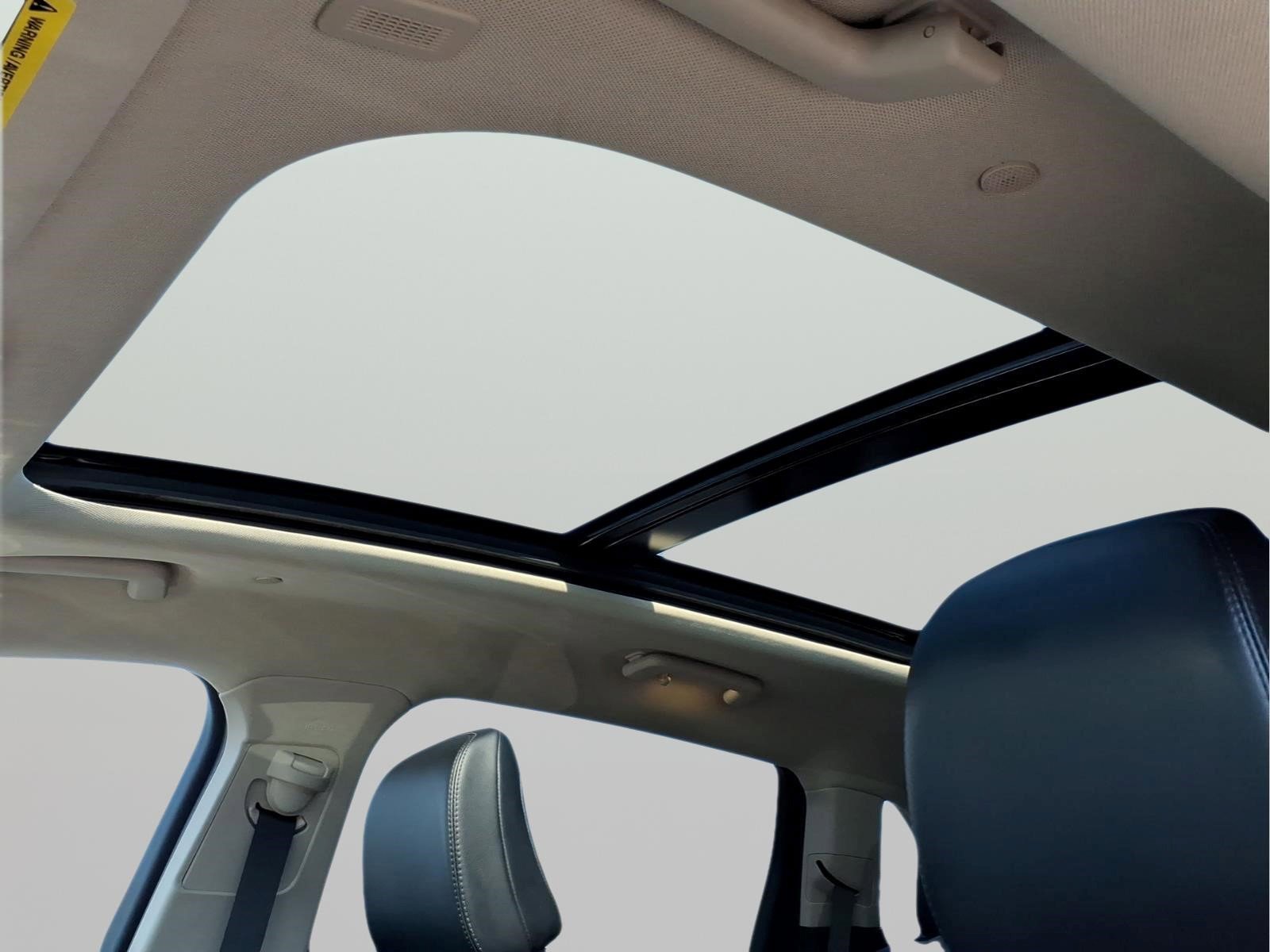 Used 2023 Lincoln Nautilus Reserve w/ Cargo Utility Package AWD/4WD image 5