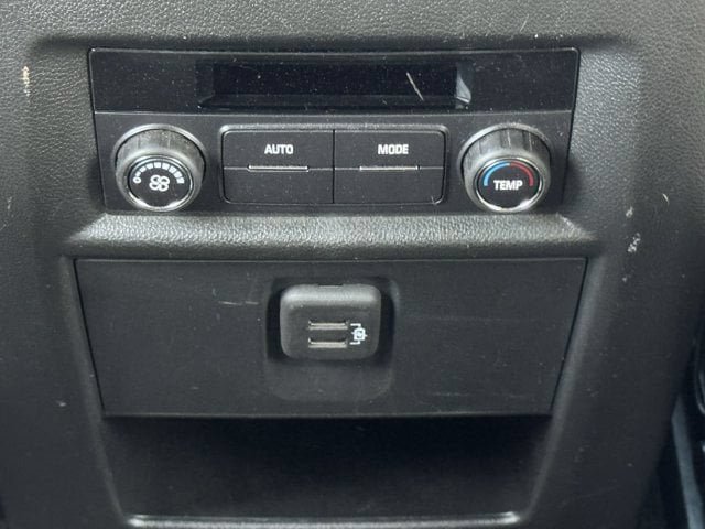 Used 2023 Chevrolet Traverse LS FWD image 32