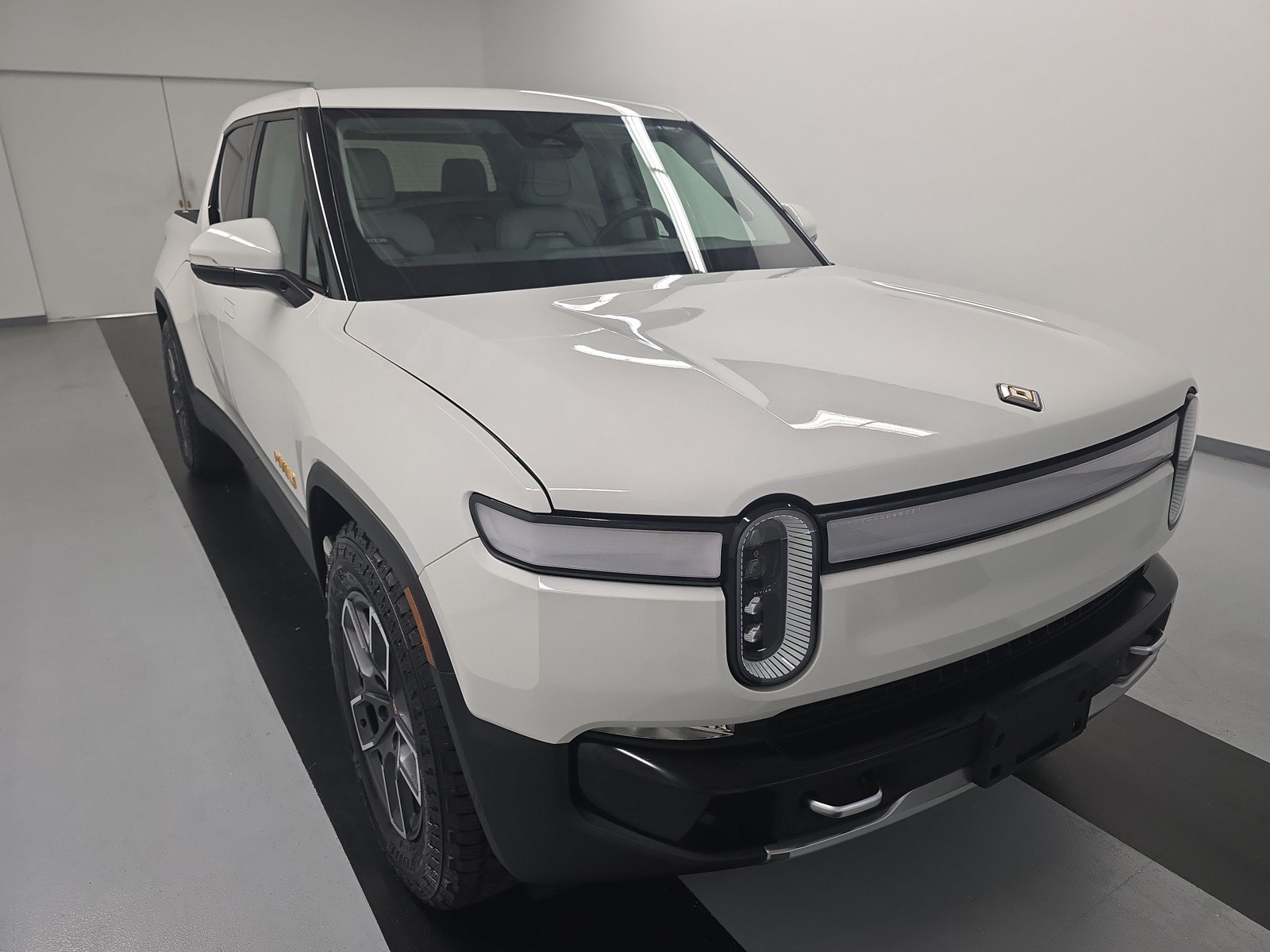 Used 2023 Rivian R1T Adventure AWD/4WD image 7