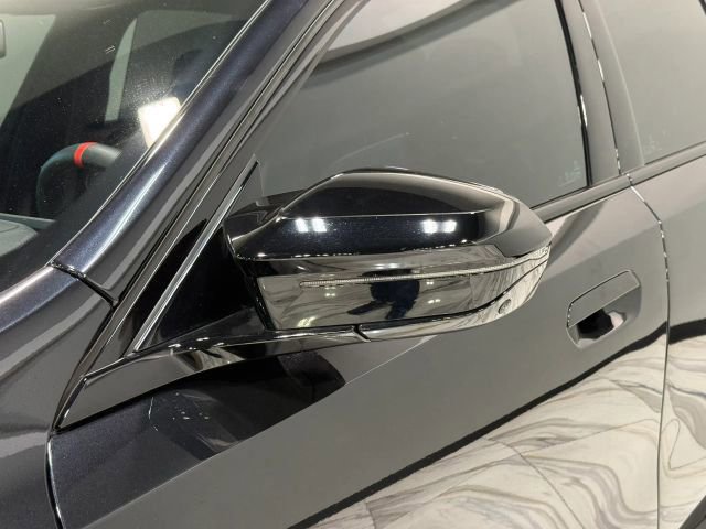 Used 2025 BMW M5 w/ Executive Package image 11