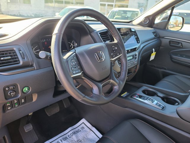 Certified 2025 Honda Passport TrailSport image 9