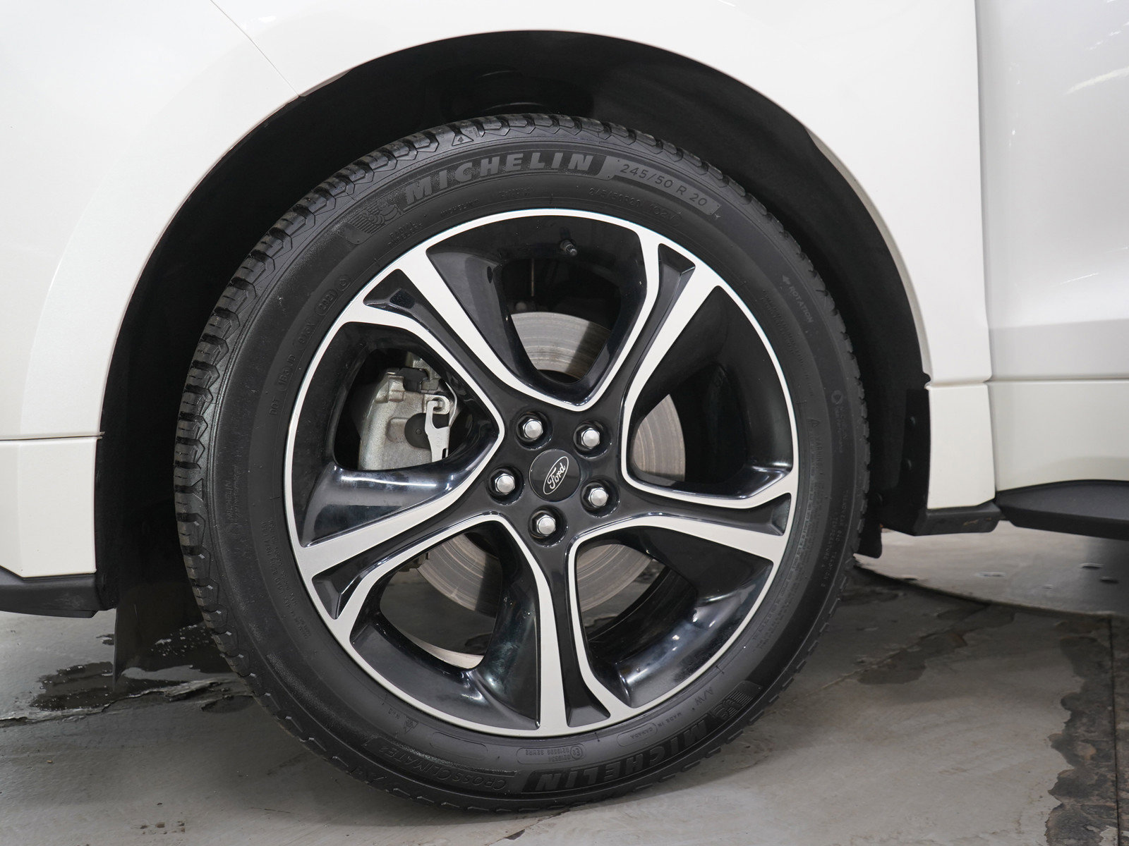 Used 2019 Ford Edge ST w/ Cold Weather Package AWD/4WD image 31