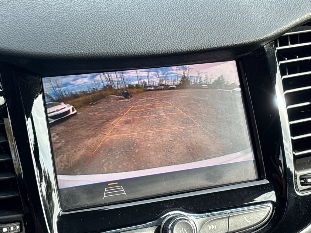 Used 2021 Chevrolet Trax LT w/ Sport Edition image 27