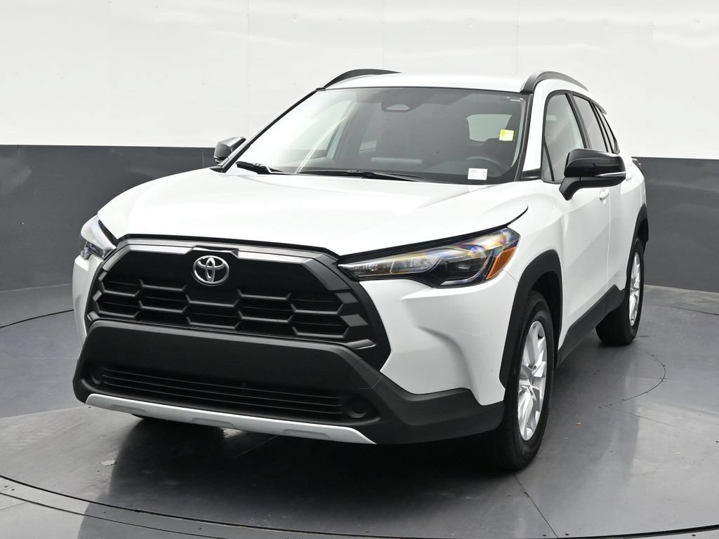 Used 2026 Toyota Corolla Cross LE FWD image 9